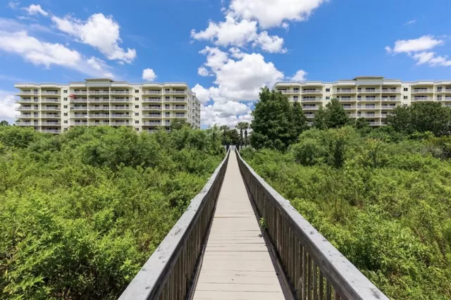 MLS: A4498370 Condo For Sale