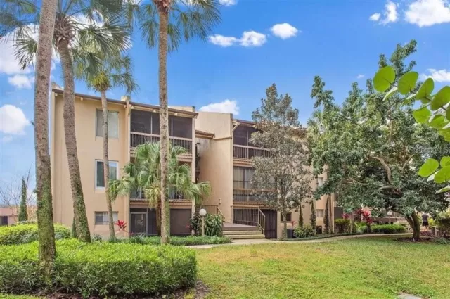 MLS: A4506623 Condo For Sale