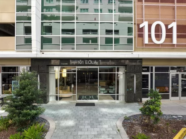 MLS: A4553367 Condo For Sale