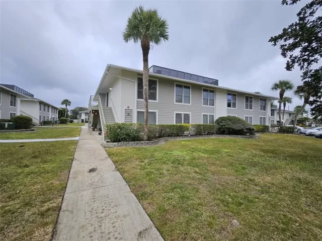 MLS: A4621618 Condo For Sale