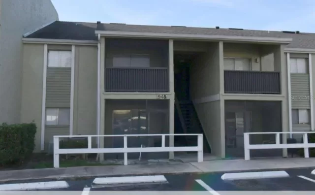 MLS: A4634303 Condo For Sale