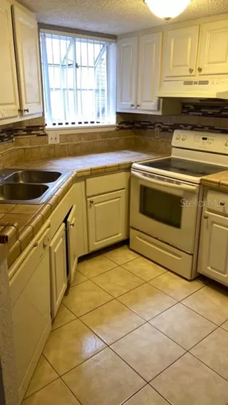 Photo #3: A4653745 Listing 