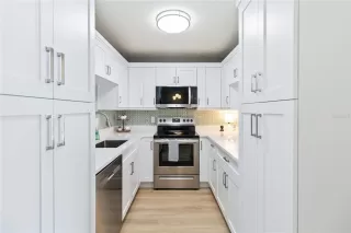 Photo #6: A4666395 Listing 