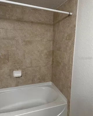 Photo #5: A4668407 Listing