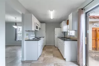 Photo #4: A4684481 Listing