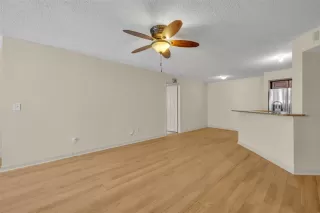 Photo #6: A4686828 Listing 