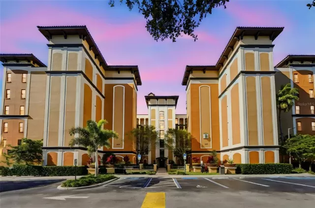 MLS: C7518095 Condo For Sale