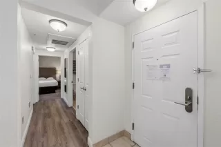 Photo #4: C7518095 Listing