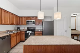 Photo #6: C7518095 Listing