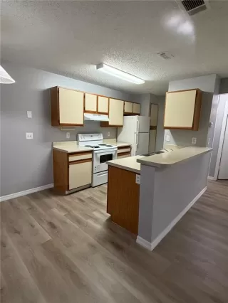 Photo #6: C7519658 Listing