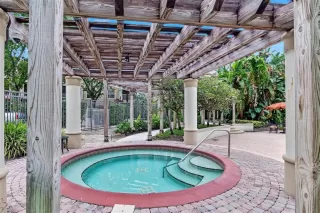 Photo #4: FC316277 Listing 