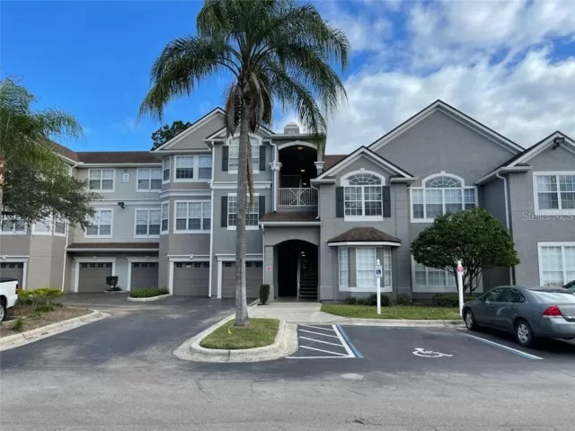 MLS: G5036037 Condo For Sale