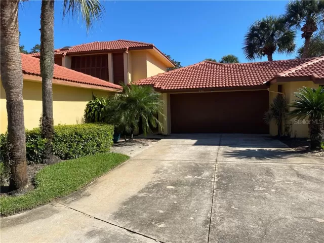 MLS: G5037128 Condo For Sale