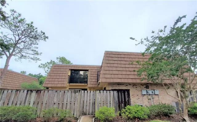 MLS: G5043386 Condo For Sale