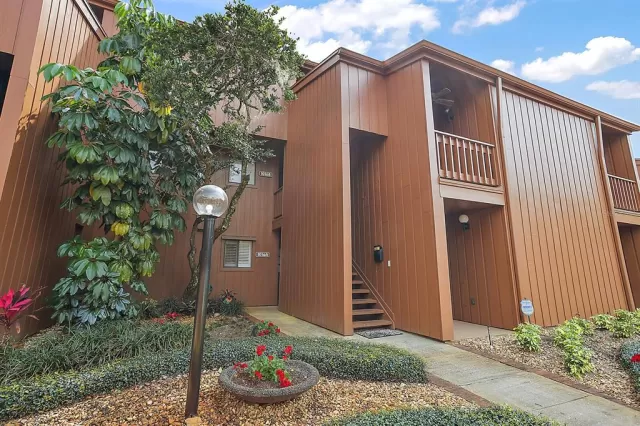 MLS: G5044890 Condo For Sale