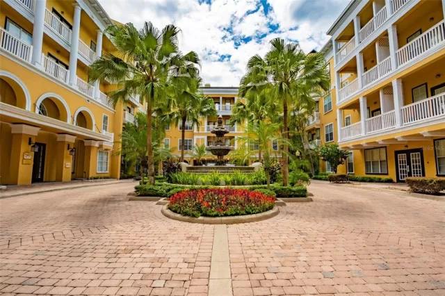 MLS: G5049352 Condo For Sale