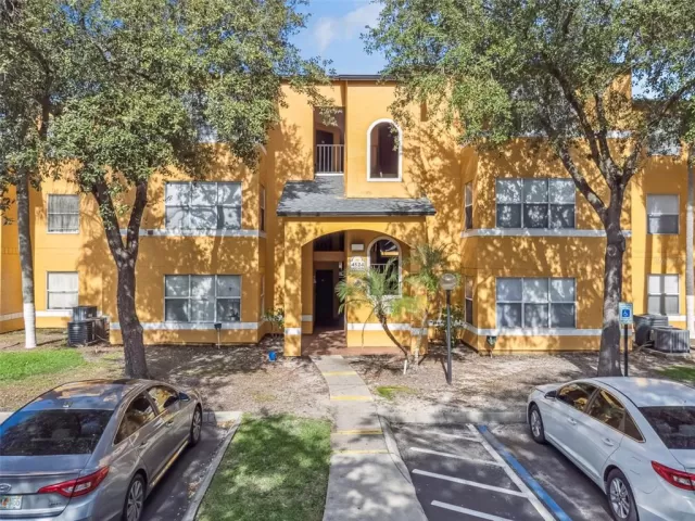 MLS: G5103518 Condo For Sale