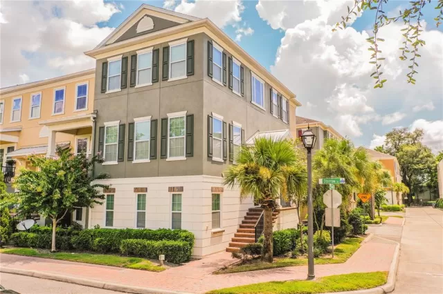 MLS: L4925468 Condo For Sale