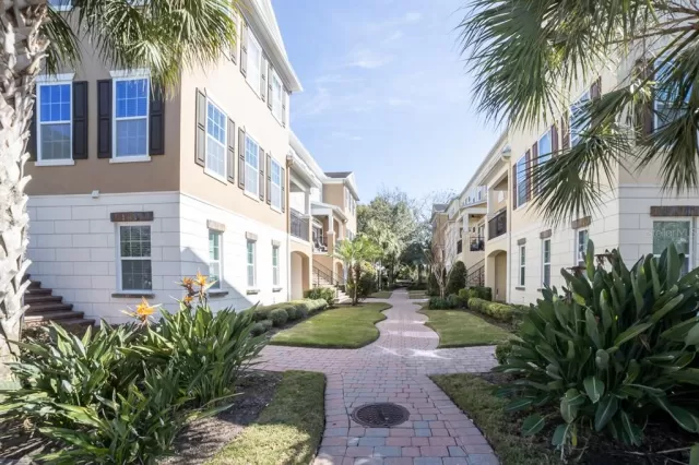 MLS: L4934983 Condo For Sale