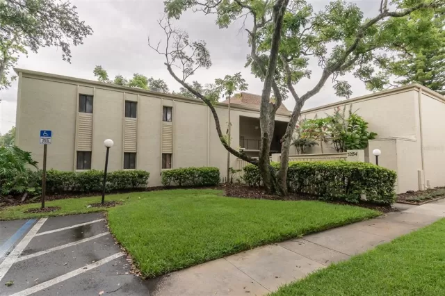 MLS: L4942610 Condo For Sale