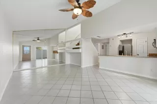 Photo #4: L4958154 Listing