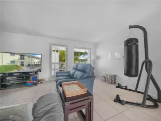 Photo #6: L4958546 Listing