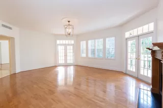 Photo #5: L4959060 Listing 