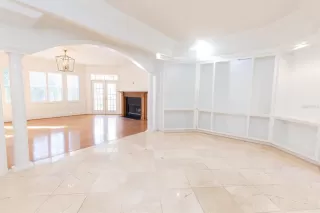 Photo #6: L4959060 Listing 