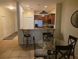 Photo #5: L4959957 Listing