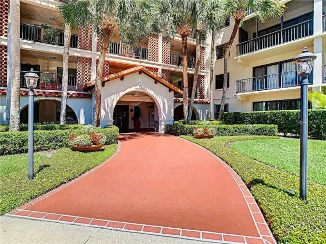 MLS: O5813058 Condo For Sale