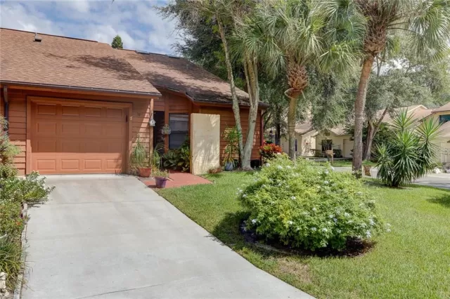 MLS: O5814078 Condo For Sale