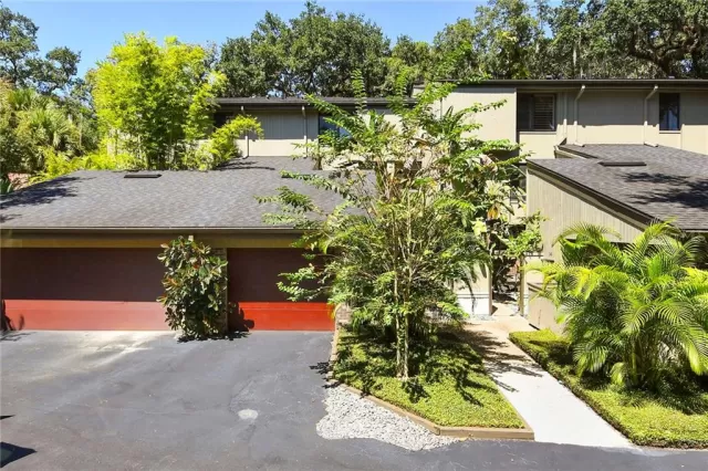 MLS: O5814545 Condo For Sale