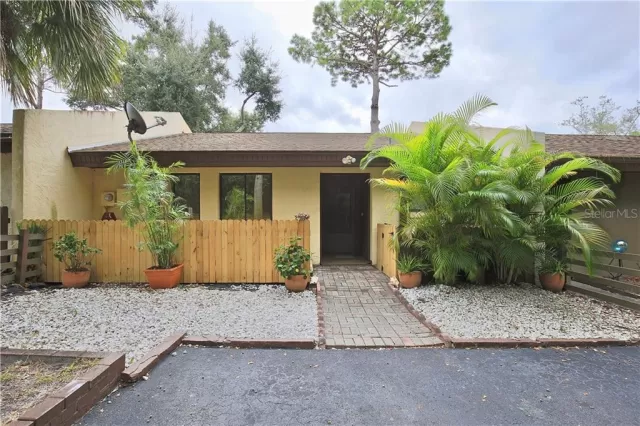 MLS: O5825436 Condo For Sale