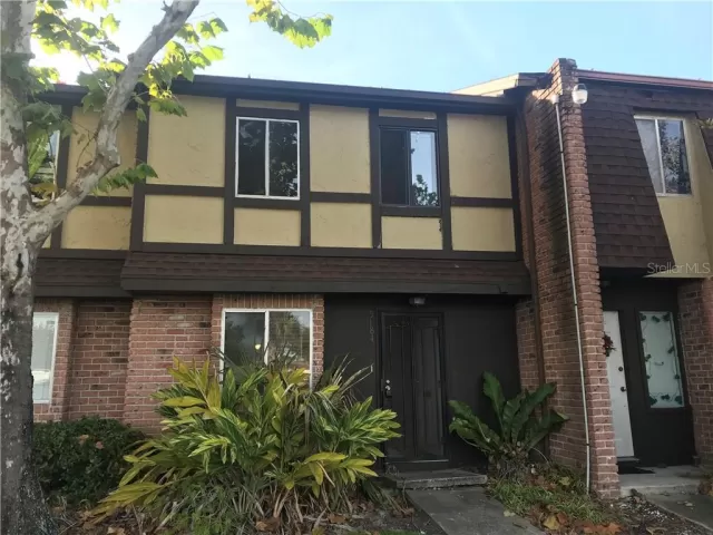 MLS: O5828326 Condo For Sale