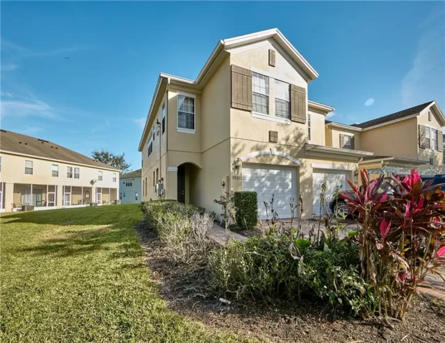 MLS: O5838422 Condo For Sale