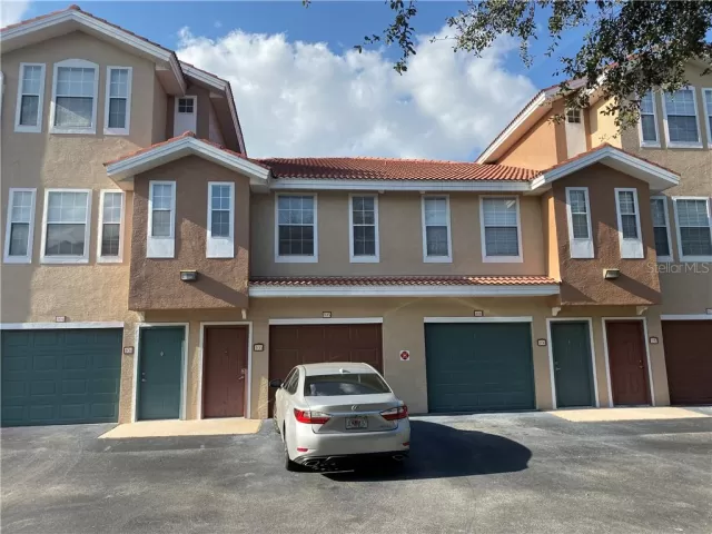 MLS: O5846870 Condo For Sale