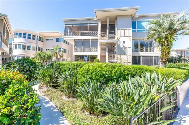 MLS: O5847328 Condo For Sale