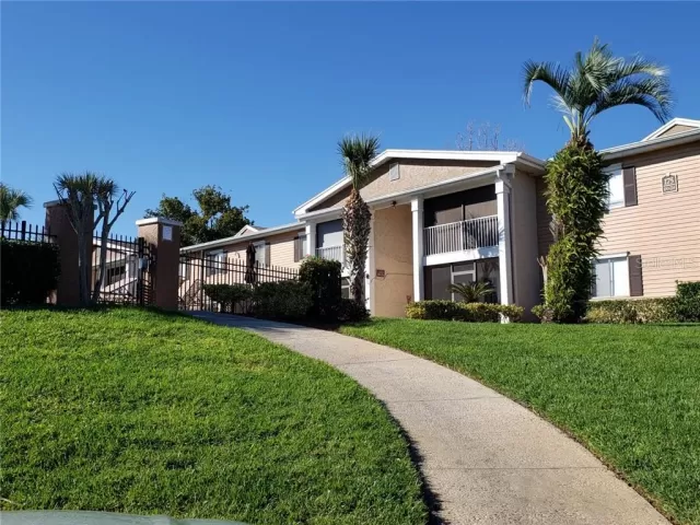 MLS: O5853827 Condo For Sale