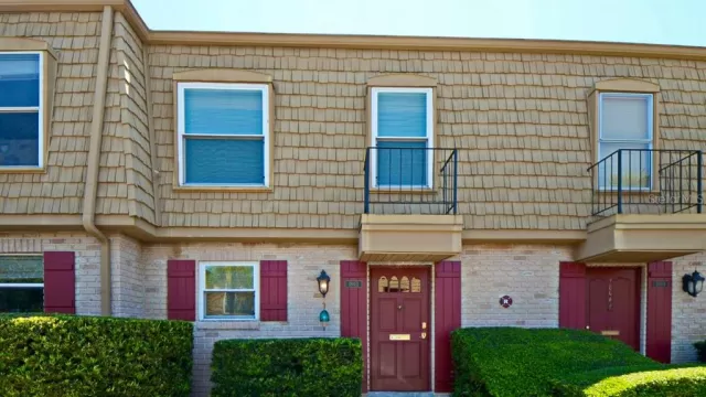 MLS: O5855207 Condo For Sale