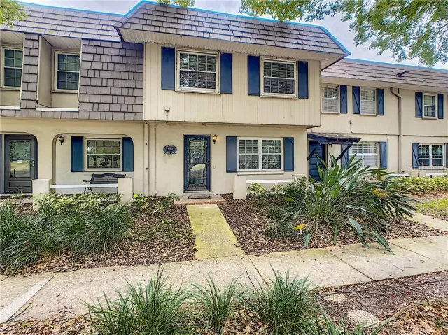 MLS: O5857163 Condo For Sale