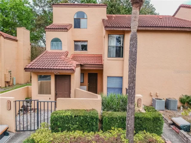 MLS: O5862078 Condo For Sale