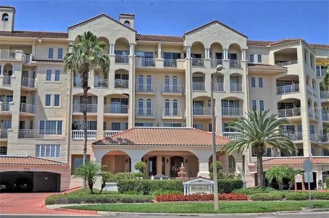 MLS: O5863113 Condo For Sale