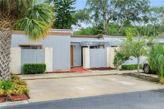 MLS: O5870267 Condo For Sale