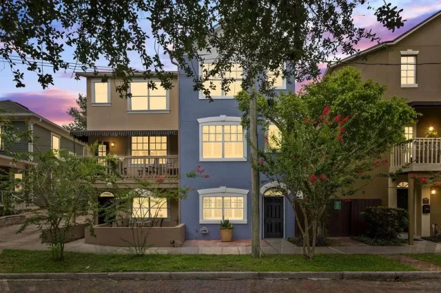 MLS: O5877161 Condo For Sale