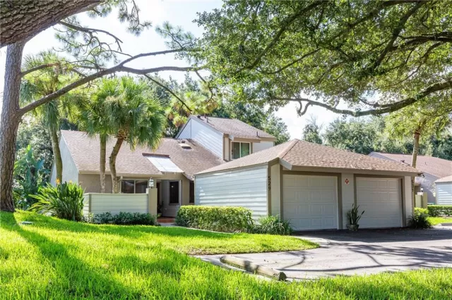 MLS: O5880901 Condo For Sale