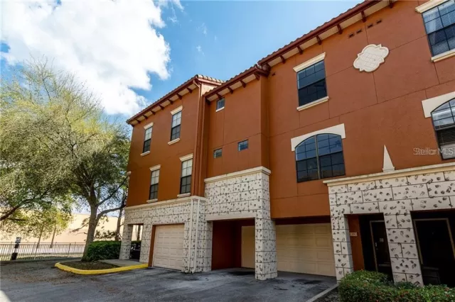 MLS: O5885501 Condo For Sale