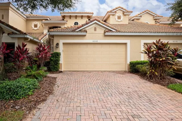 MLS: O5886538 Condo For Sale
