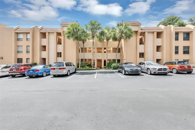 MLS: O5887352 Condo For Sale