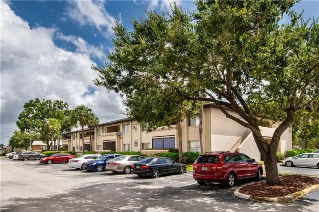 MLS: O5887774 Condo For Sale