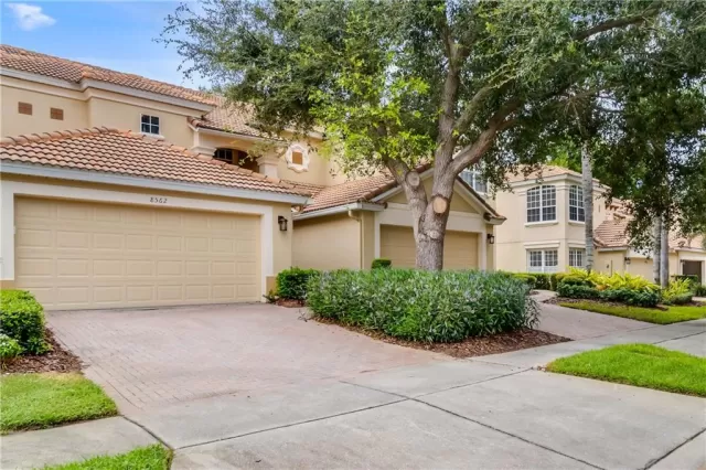 MLS: O5892345 Condo For Sale